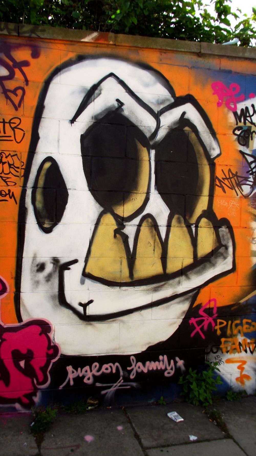 Flickr: Street Art 010, white skull, by byronv2